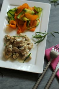 » Sauté de poulet à l’estragon et tagliatelles de légumes